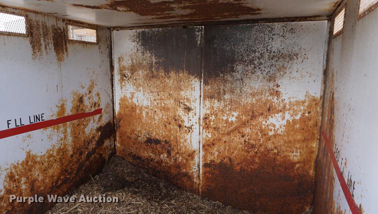 image for item DE3271 2000 Brush Bandit CB90 wood chipper