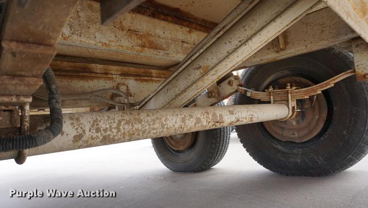 image for item DE3271 2000 Brush Bandit CB90 wood chipper