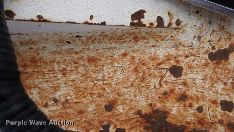 image for item DE3271 2000 Brush Bandit CB90 wood chipper