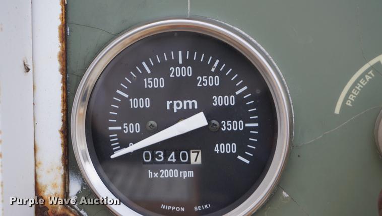 image for item DE3272 2000 Brush Bandit CB90XP wood chipper