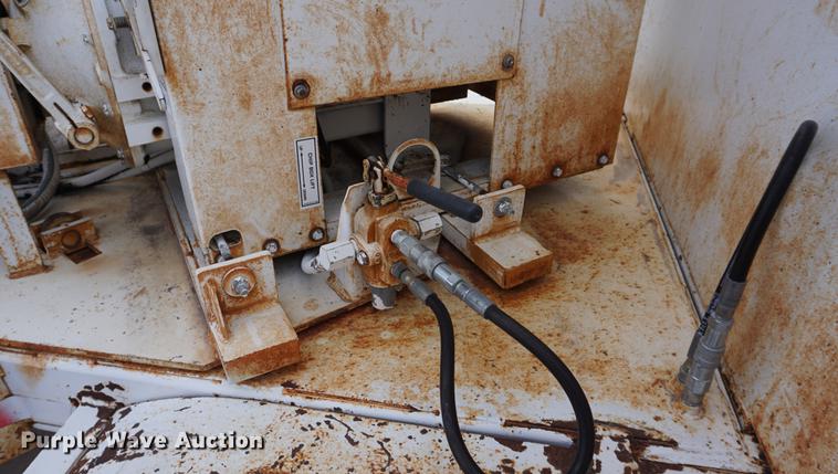 image for item DE3272 2000 Brush Bandit CB90XP wood chipper