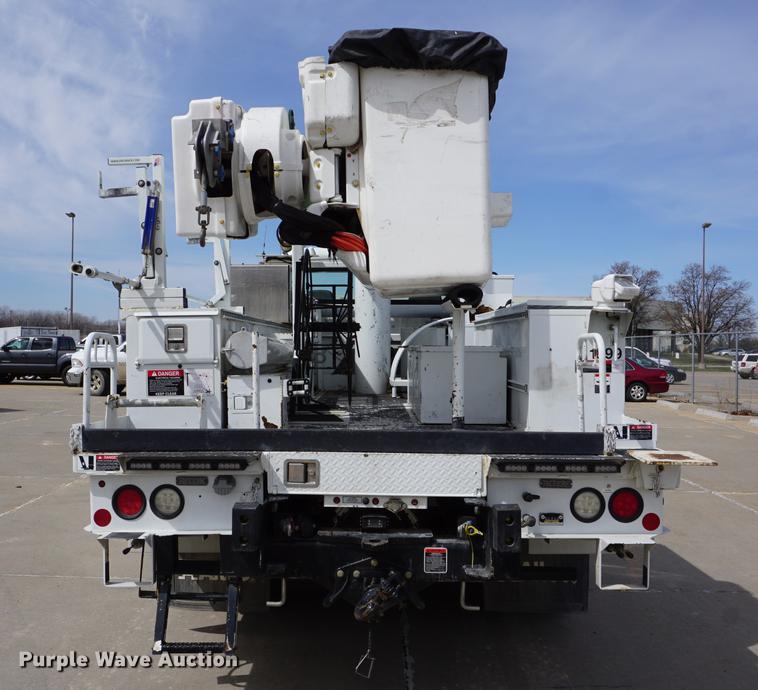 image for item DE3273 2013 Freightliner M2 106 bucket truck