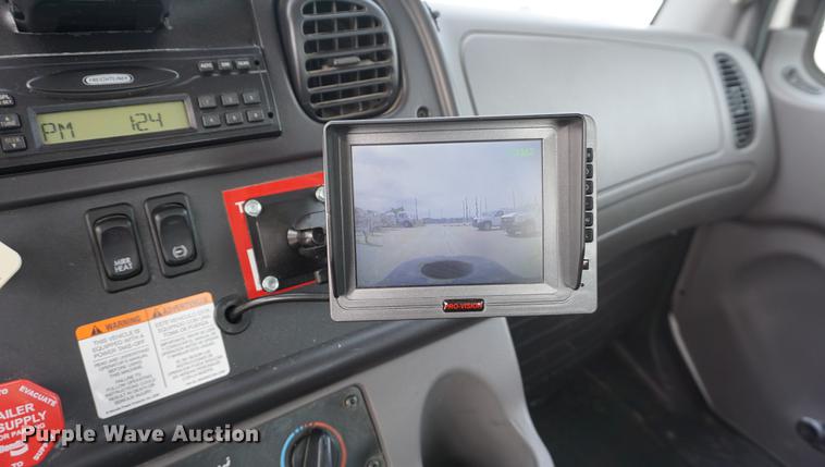 image for item DE3273 2013 Freightliner M2 106 bucket truck