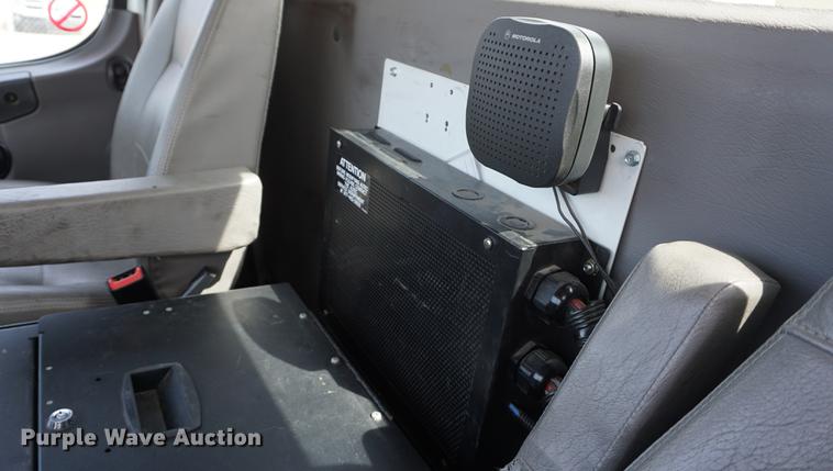 image for item DE3273 2013 Freightliner M2 106 bucket truck