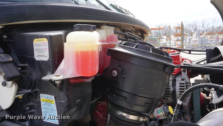 image for item DE3273 2013 Freightliner M2 106 bucket truck