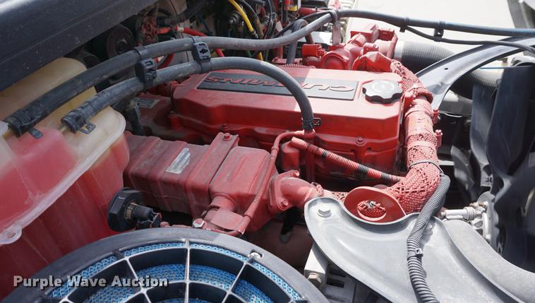 image for item DE3273 2013 Freightliner M2 106 bucket truck