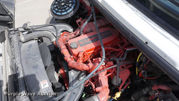 image for item DE3273 2013 Freightliner M2 106 bucket truck