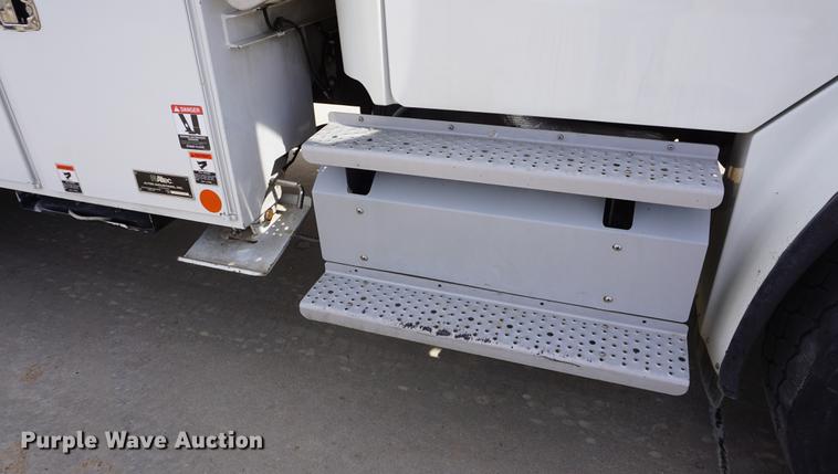 image for item DE3273 2013 Freightliner M2 106 bucket truck