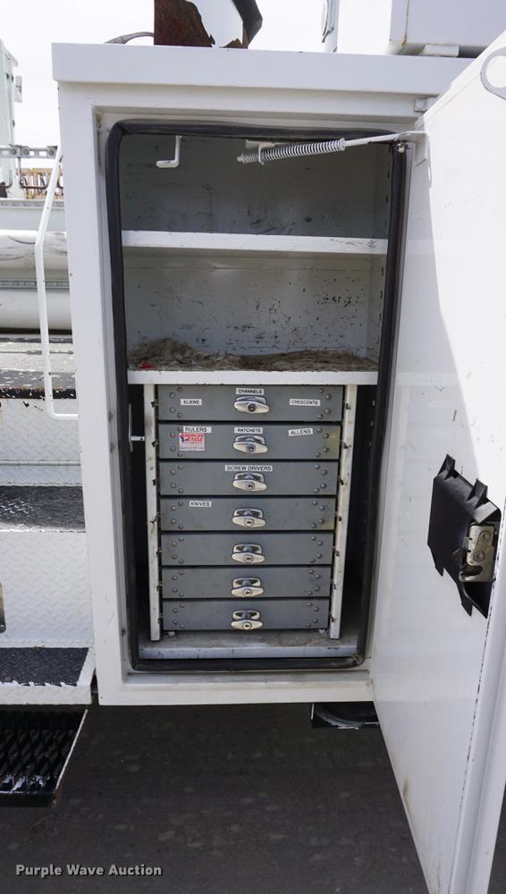 image for item DE3273 2013 Freightliner M2 106 bucket truck