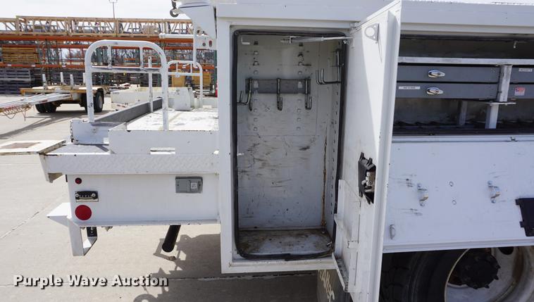 image for item DE3273 2013 Freightliner M2 106 bucket truck