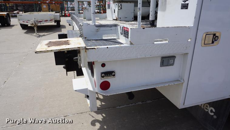 image for item DE3273 2013 Freightliner M2 106 bucket truck