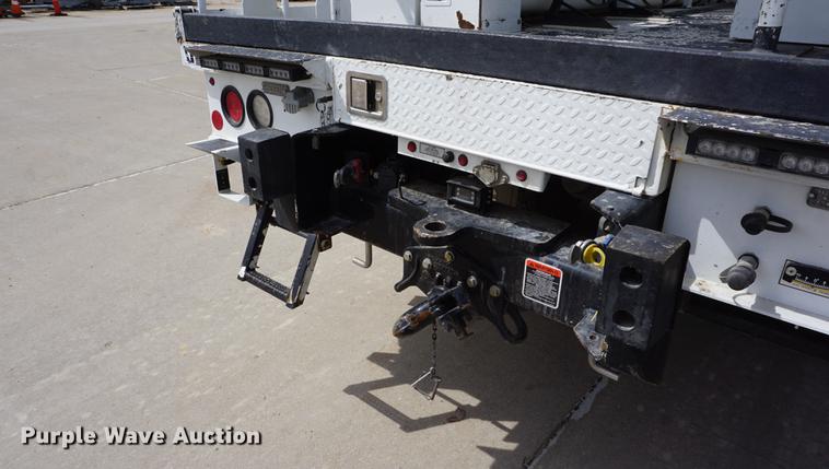 image for item DE3273 2013 Freightliner M2 106 bucket truck