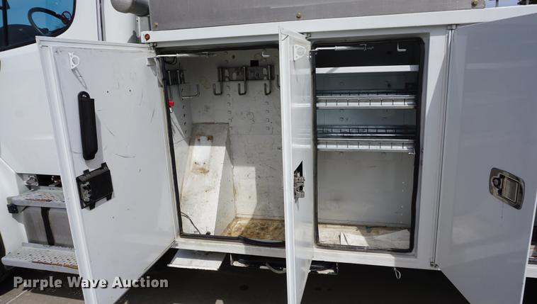 image for item DE3273 2013 Freightliner M2 106 bucket truck