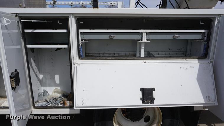 image for item DE3273 2013 Freightliner M2 106 bucket truck