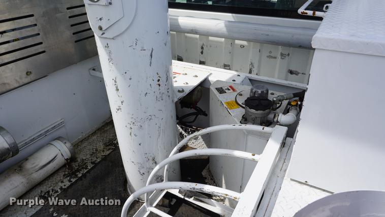 image for item DE3273 2013 Freightliner M2 106 bucket truck