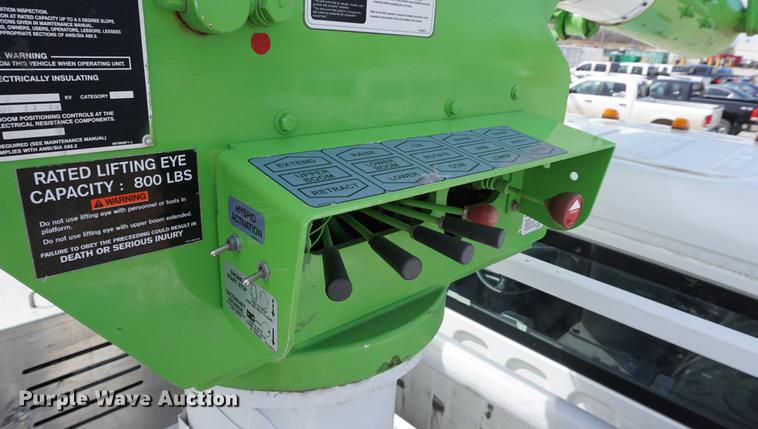 image for item DE3273 2013 Freightliner M2 106 bucket truck