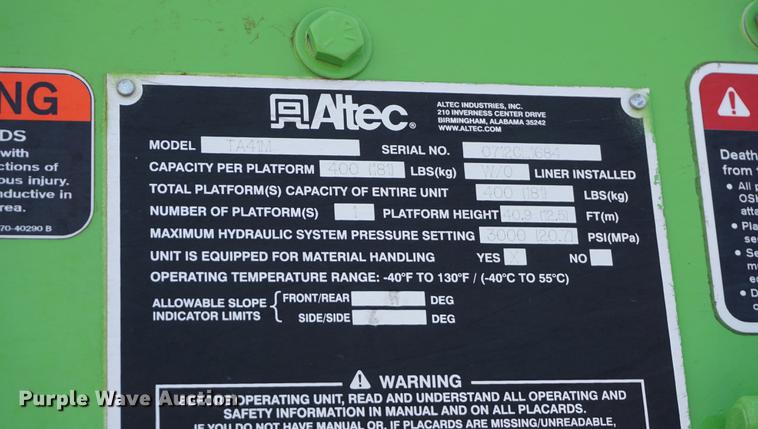 image for item DE3273 2013 Freightliner M2 106 bucket truck