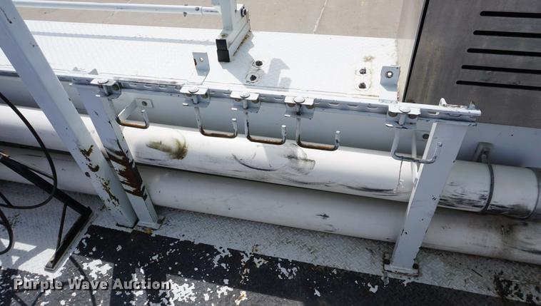 image for item DE3273 2013 Freightliner M2 106 bucket truck