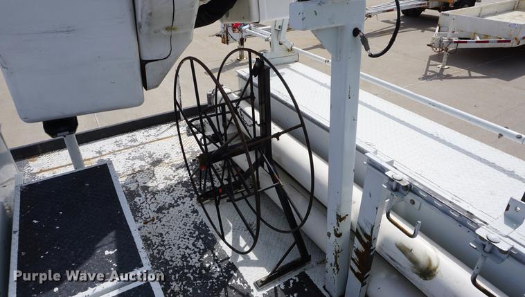 image for item DE3273 2013 Freightliner M2 106 bucket truck