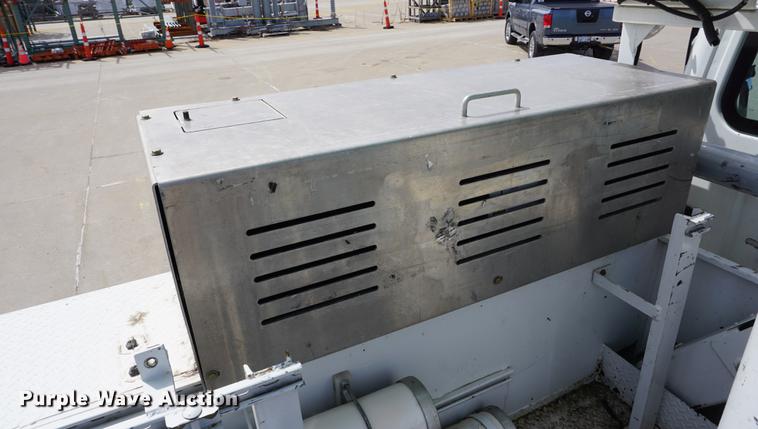 image for item DE3273 2013 Freightliner M2 106 bucket truck