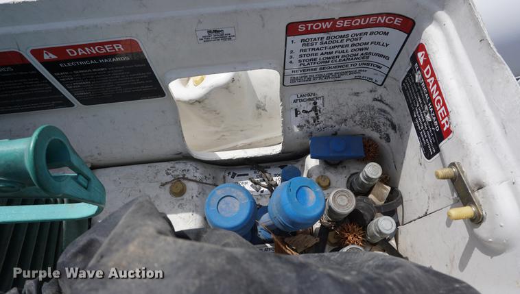 image for item DE3273 2013 Freightliner M2 106 bucket truck