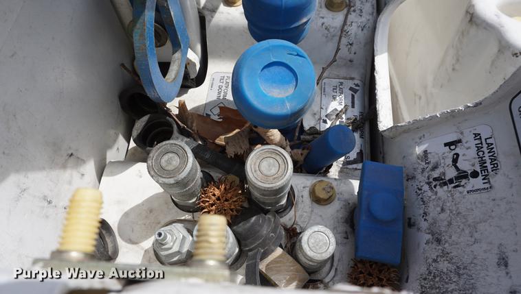 image for item DE3273 2013 Freightliner M2 106 bucket truck