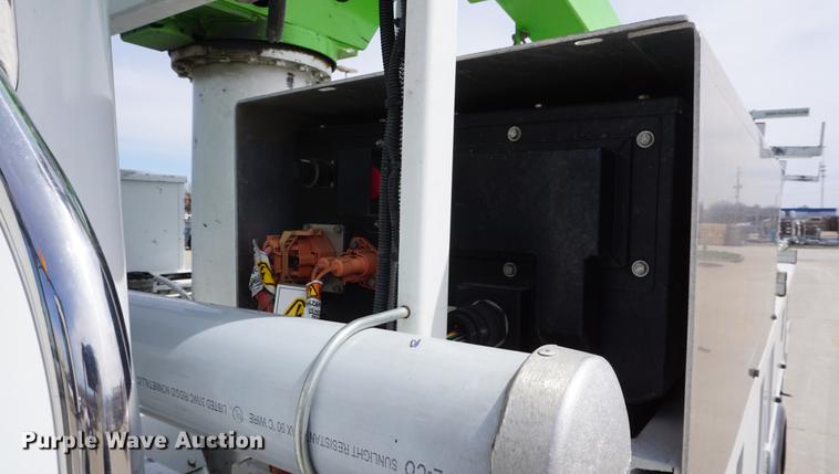 image for item DE3273 2013 Freightliner M2 106 bucket truck