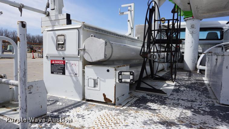 image for item DE3273 2013 Freightliner M2 106 bucket truck