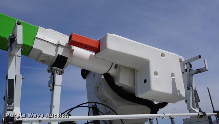 image for item DE3273 2013 Freightliner M2 106 bucket truck