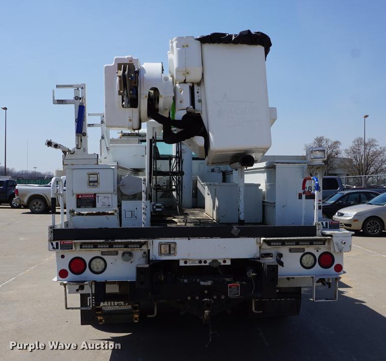 image for item DE3274 2013 Freightliner Business Class M2 bucket truck