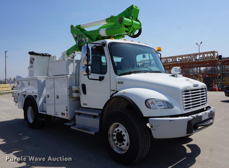 image for item DE3274 2013 Freightliner Business Class M2 bucket truck