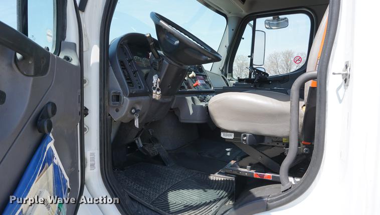 image for item DE3274 2013 Freightliner Business Class M2 bucket truck