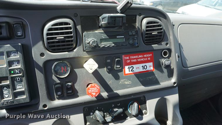 image for item DE3274 2013 Freightliner Business Class M2 bucket truck