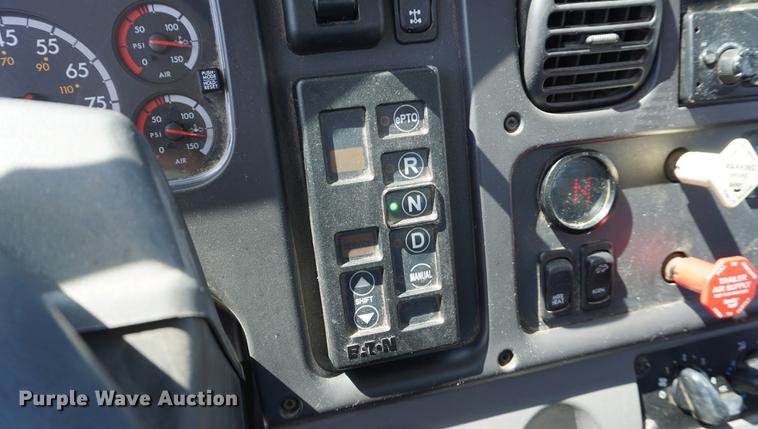 image for item DE3274 2013 Freightliner Business Class M2 bucket truck