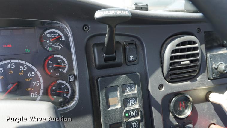 image for item DE3274 2013 Freightliner Business Class M2 bucket truck