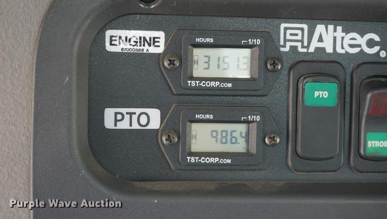 image for item DE3274 2013 Freightliner Business Class M2 bucket truck