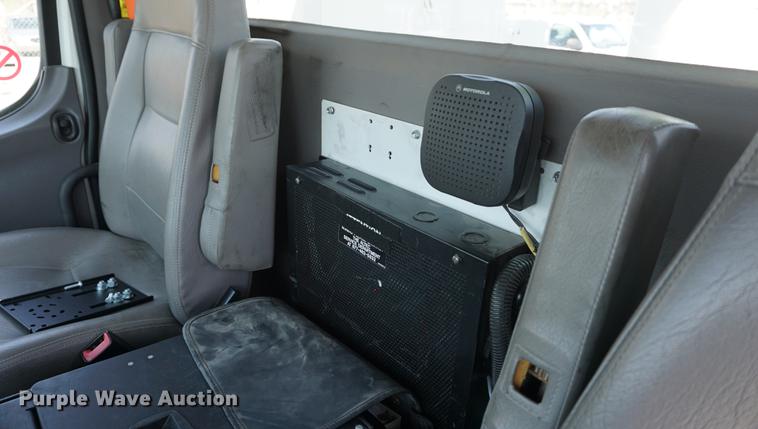 image for item DE3274 2013 Freightliner Business Class M2 bucket truck