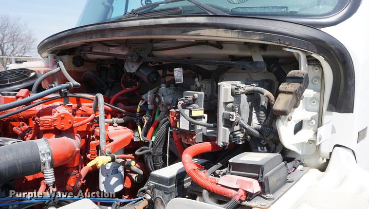 image for item DE3274 2013 Freightliner Business Class M2 bucket truck