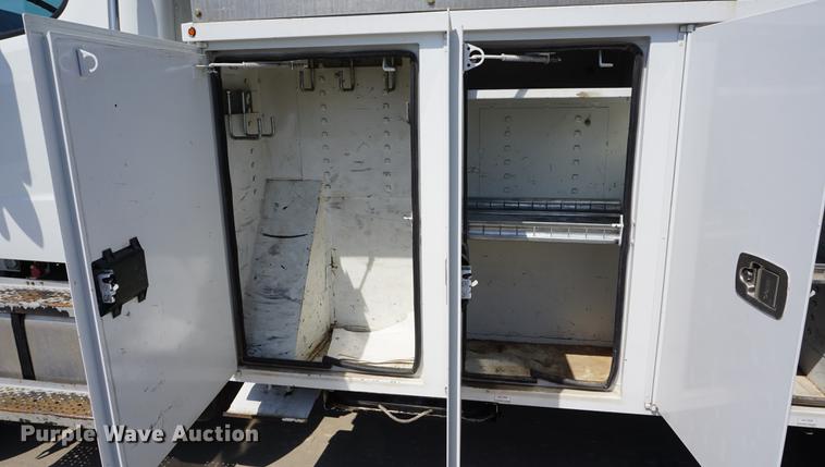 image for item DE3274 2013 Freightliner Business Class M2 bucket truck