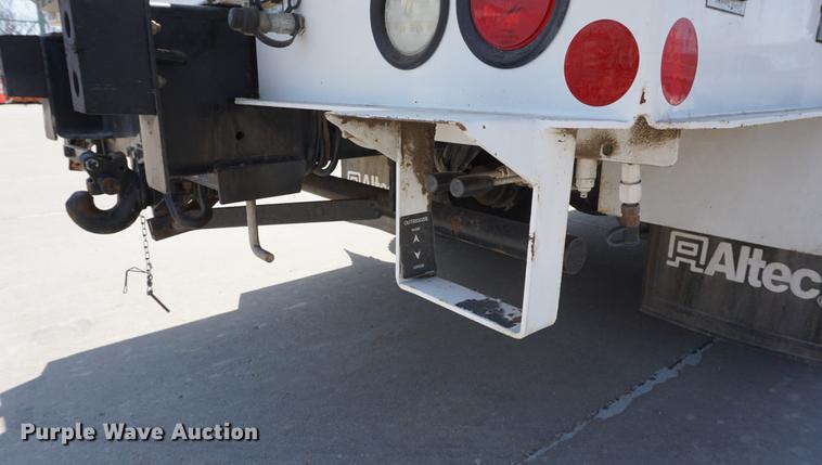 image for item DE3274 2013 Freightliner Business Class M2 bucket truck