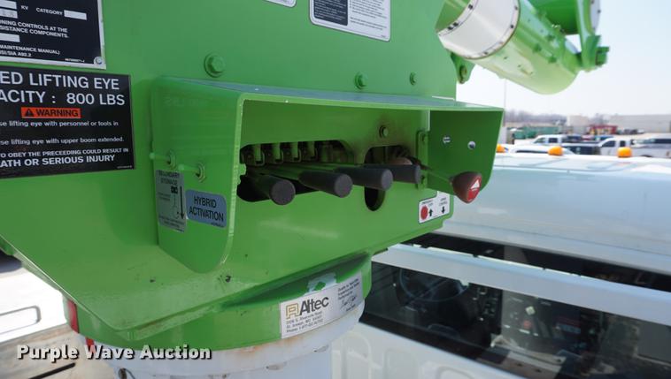 image for item DE3274 2013 Freightliner Business Class M2 bucket truck