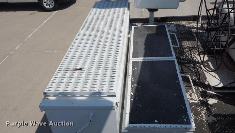 image for item DE3274 2013 Freightliner Business Class M2 bucket truck