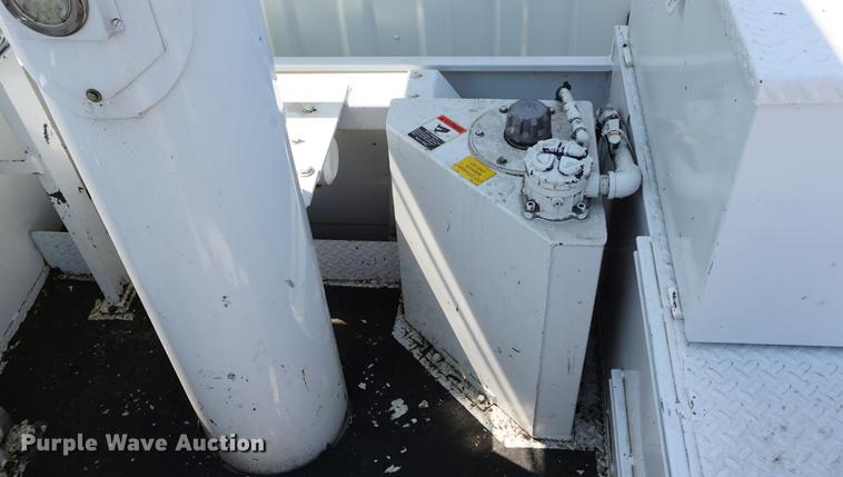 image for item DE3274 2013 Freightliner Business Class M2 bucket truck