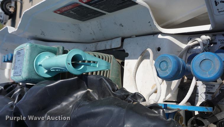 image for item DE3274 2013 Freightliner Business Class M2 bucket truck