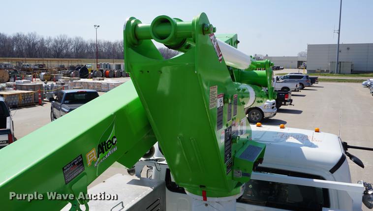 image for item DE3274 2013 Freightliner Business Class M2 bucket truck