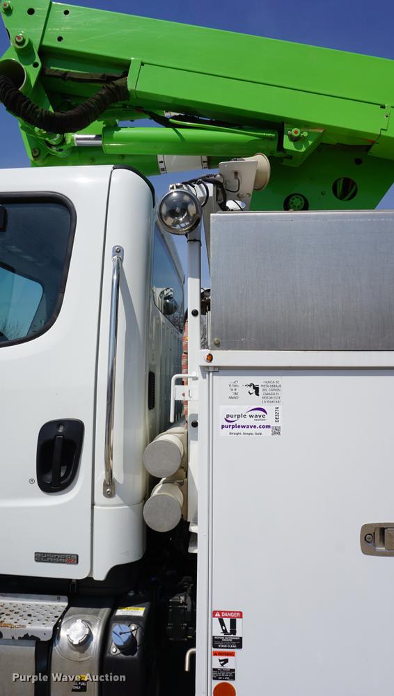 image for item DE3274 2013 Freightliner Business Class M2 bucket truck