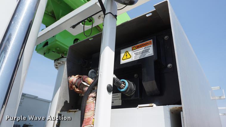 image for item DE3274 2013 Freightliner Business Class M2 bucket truck