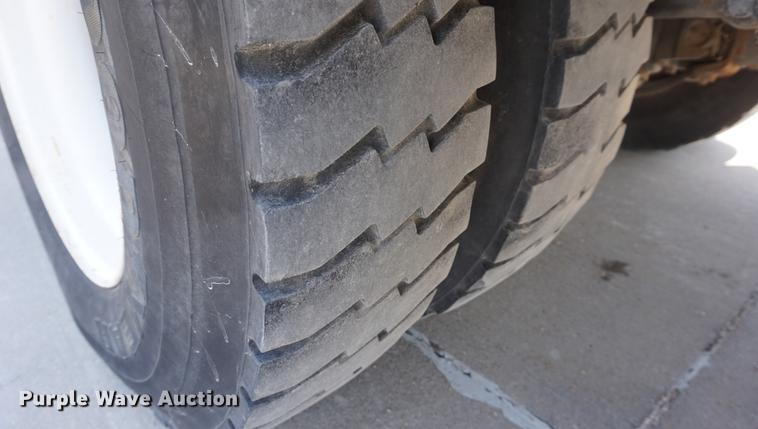 image for item DE3274 2013 Freightliner Business Class M2 bucket truck