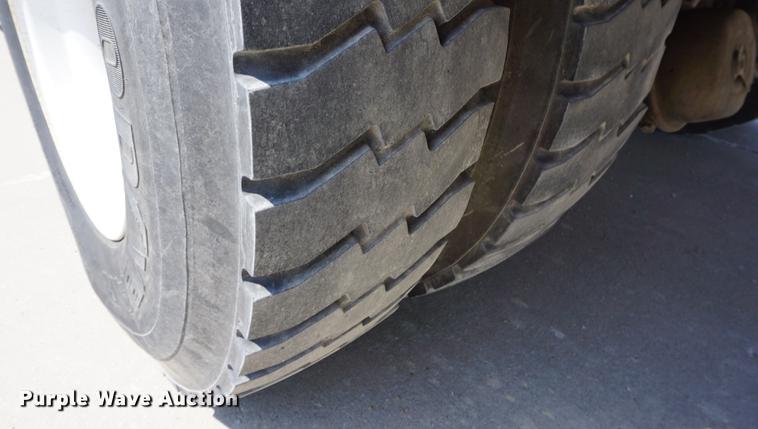 image for item DE3274 2013 Freightliner Business Class M2 bucket truck