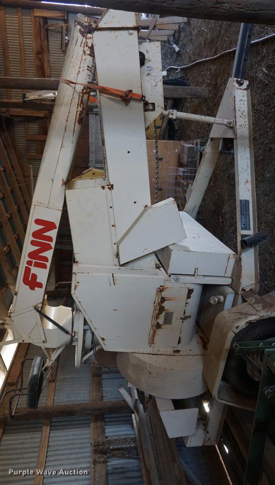 image for item DE3276 Finn B250 straw blower